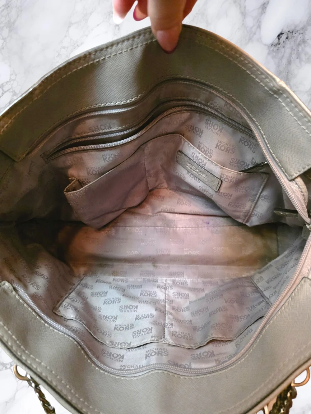 Michael Kors Large Saffiano Leather Beige Taupe Chain Tote Gold Accents - Picture 14 of 14